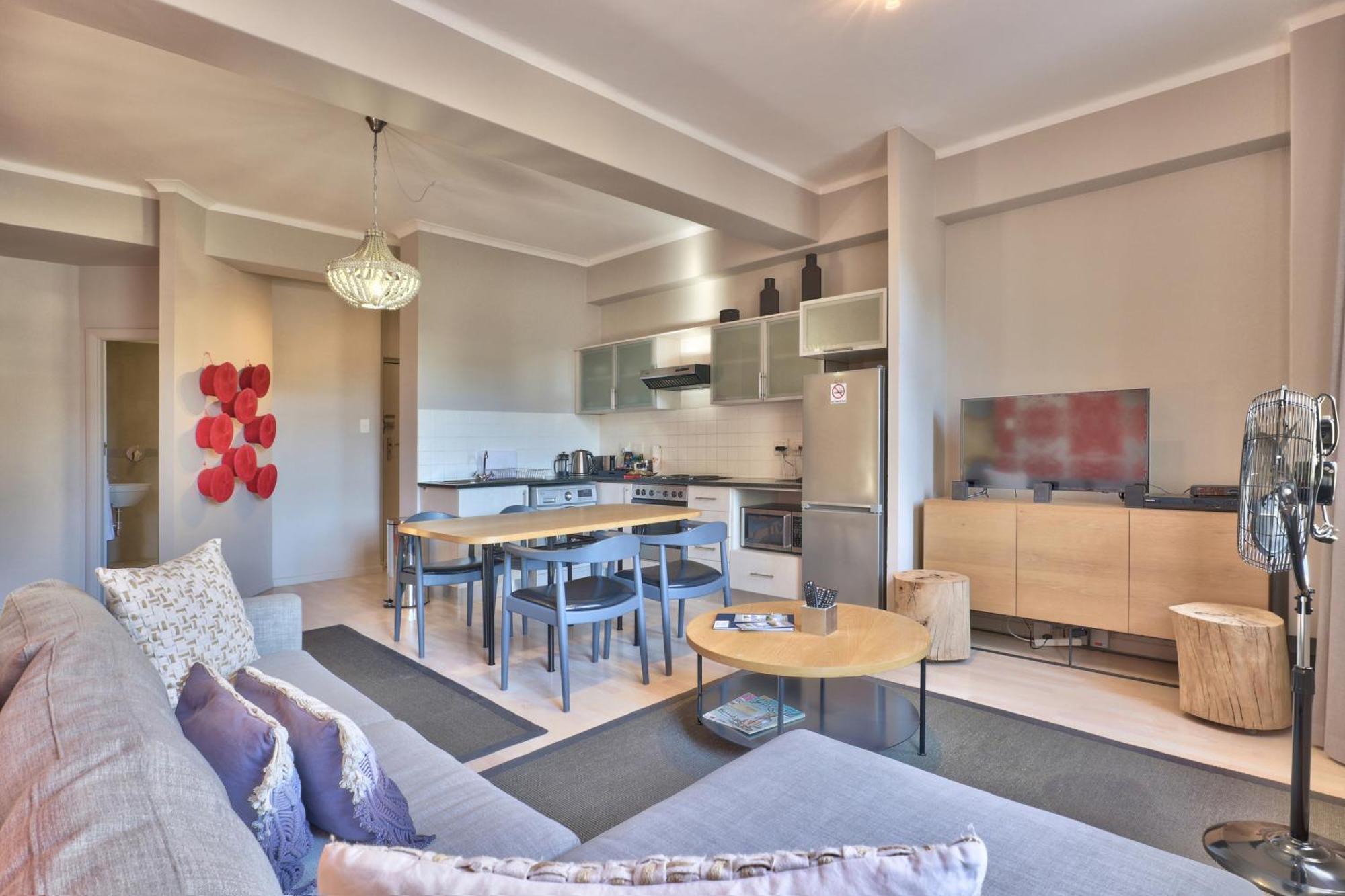 Avenue One Apartment *