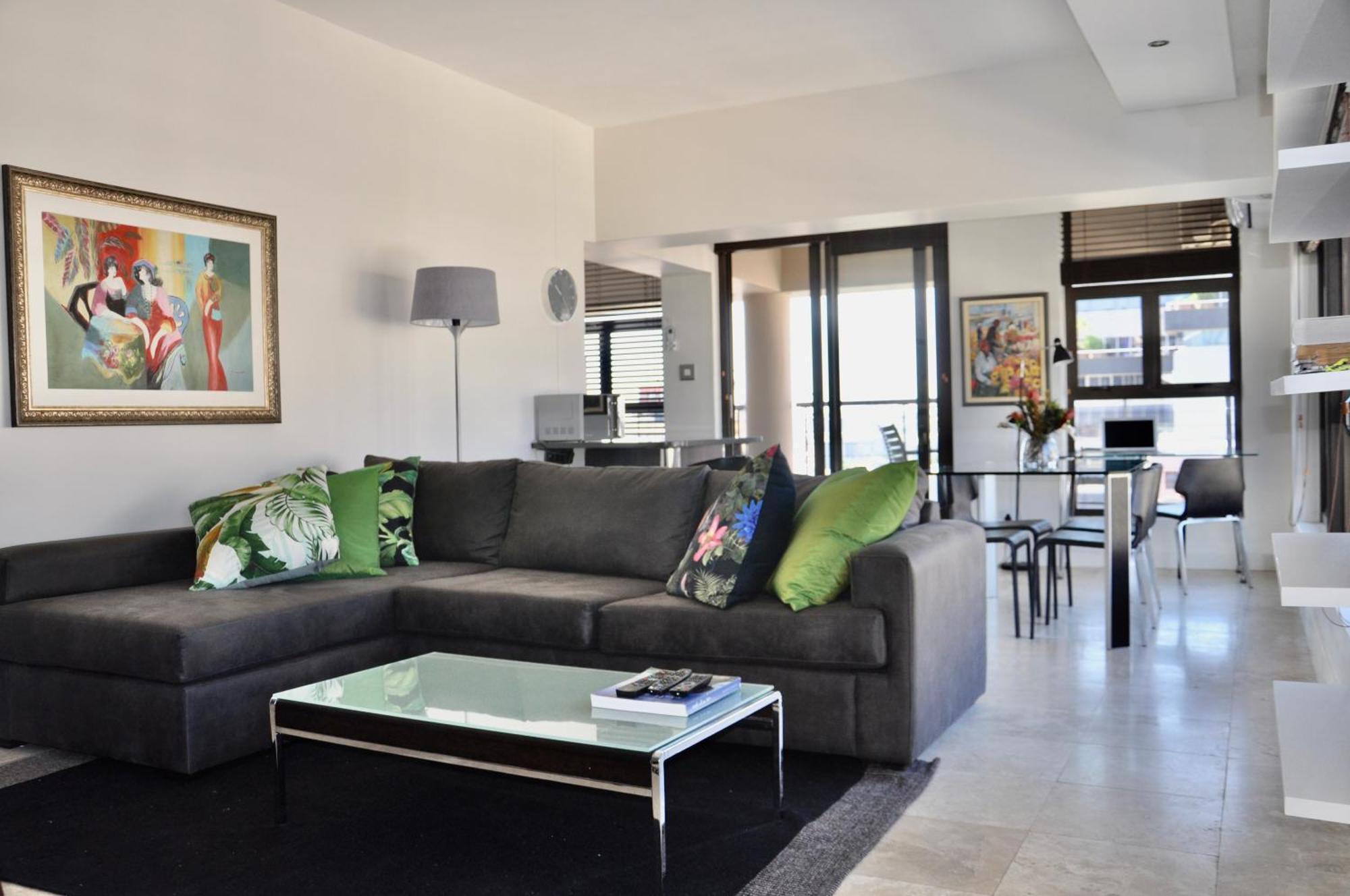 Avenue One Apartment *