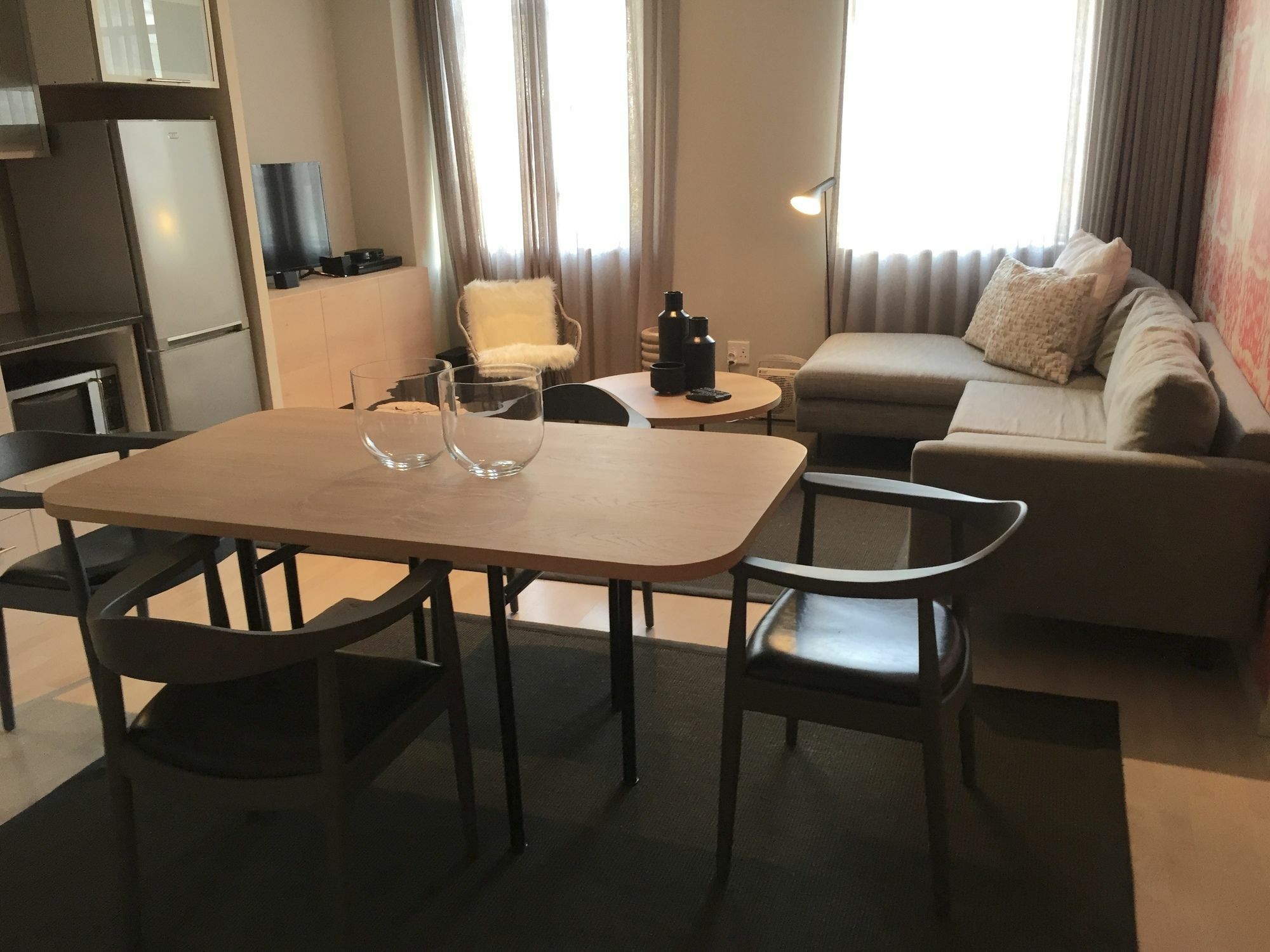 Avenue One Apartment *